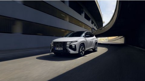 HYUNDAI TUCSON 1.6T 48V 160PS 6MT 2WD PREMIUM