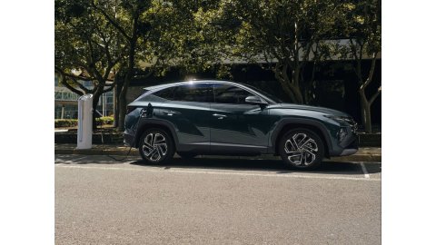 HYUNDAI TUCSON 1.6T 48V 160PS 6MT 2WD PREMIUM