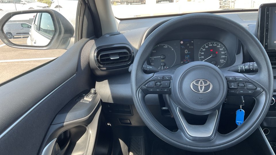 TOYOTA YARIS LIVE HYBRID 1.5 116PS 2025
