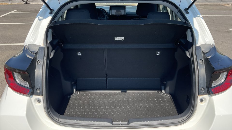 TOYOTA YARIS LIVE HYBRID 1.5 116PS 2025