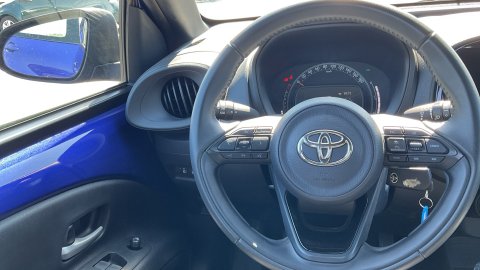 TOYOTA AYGO X X-PLAY 1.0 72PS 2025