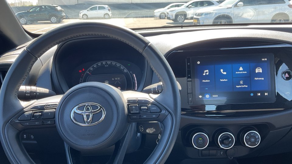 TOYOTA AYGO X X-PLAY 1.0 72PS 2025