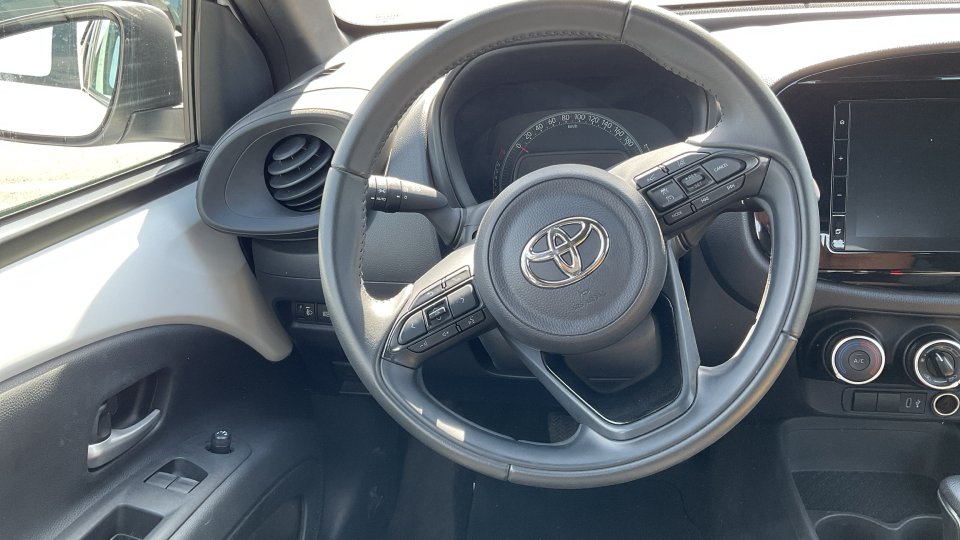 TOYOTA AYGO X X-PLAY 1.0 72PS 2025
