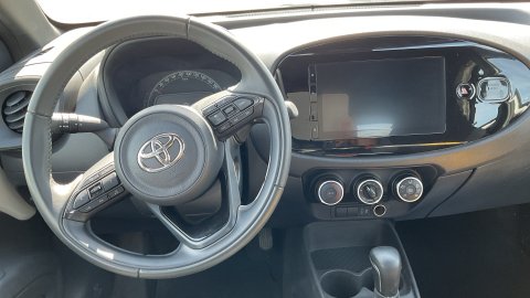 TOYOTA AYGO X X-PLAY 1.0 72PS 2025