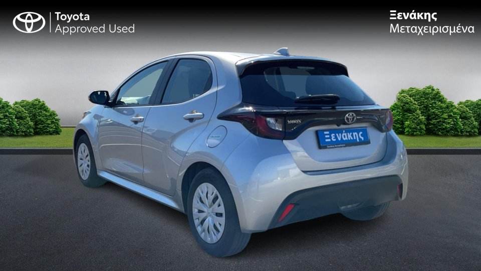 TOYOTA YARIS BUSINESS HYBRID 1.5 116PS 2025