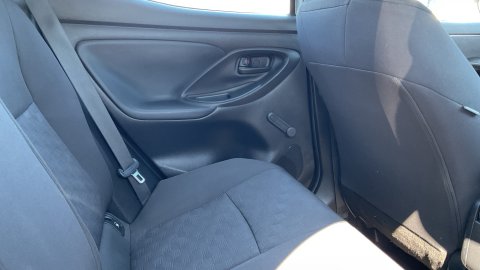 TOYOTA YARIS BUSINESS HYBRID 1.5 116PS 2025