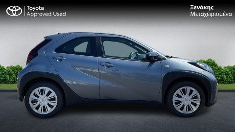 TOYOTA AYGO X X-PLAY 1.0 72PS 2025