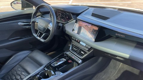 Audi e-tron GT QUATTRO 837KWH 476PS 2022