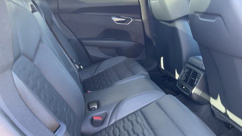 Audi e-tron GT QUATTRO 837KWH 476PS 2022