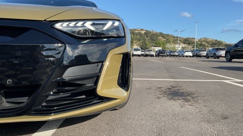 Audi e-tron GT QUATTRO 837KWH 476PS 2022