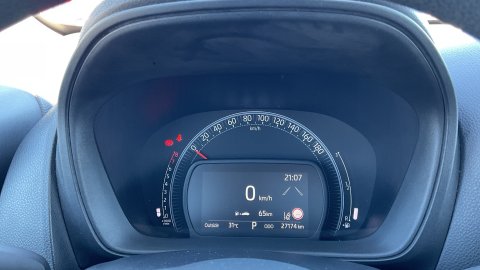 TOYOTA AYGO X X-PLAY 1.0 72PS 2025
