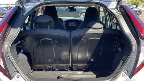TOYOTA AYGO X X-PLAY 1.0 72PS 2025