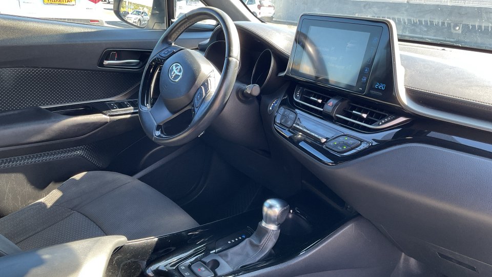 TOYOTA C-HR C-ULT 2019 1.8 122PS