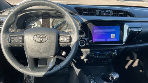 TOYOTA HILUX INVINCIBLE A/T HYBRID 2025 2.8 204PS