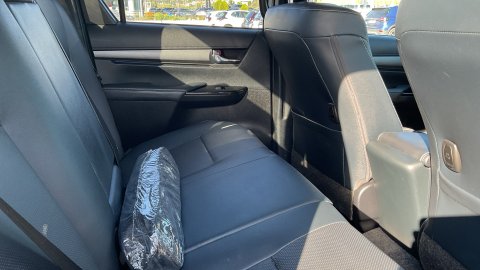 TOYOTA HILUX INVINCIBLE A/T HYBRID 2025 2.8 204PS