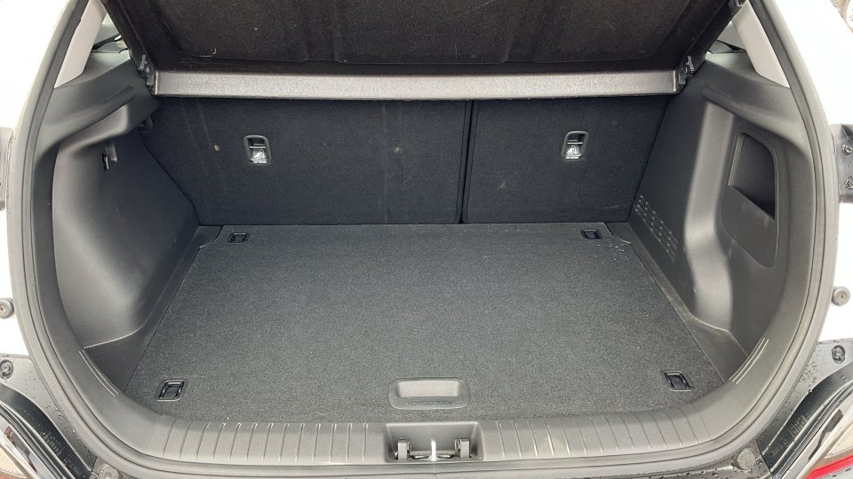 HYUNDAI KONA PREMIUM 2023 1.0 120PS