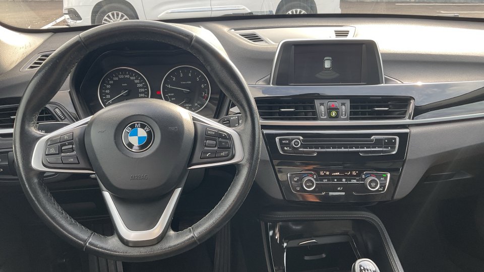 BMW X1 SDRIVE 18i X-LINE 2017 1.5 140PS