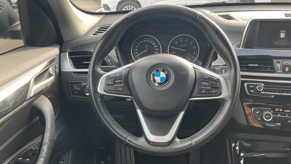 BMW X1 SDRIVE 18i X-LINE 2017 1.5 140PS