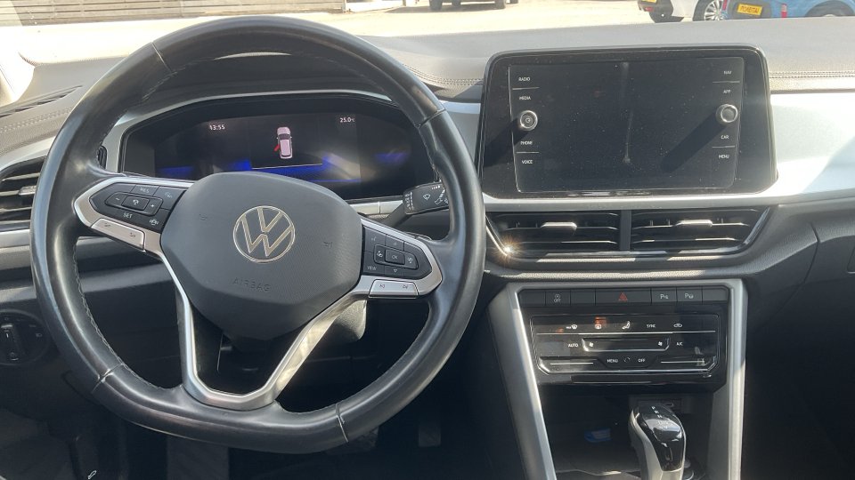 VOLKSWAGEN T-ROC LIFE 2024 1.5 150PS 