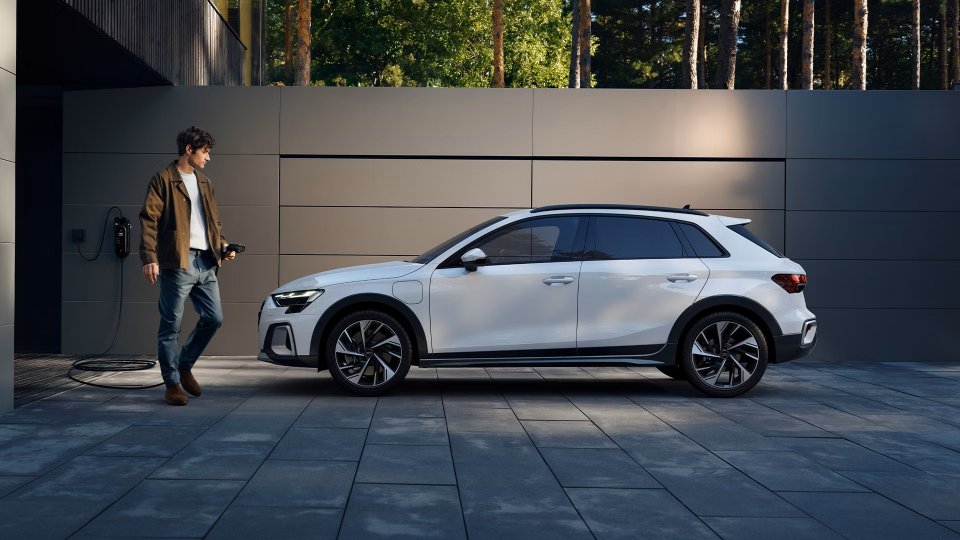 AUDI A3 ALLSTREET PROGRESSIVE TFSI HYBRID S TRONIC 150HP