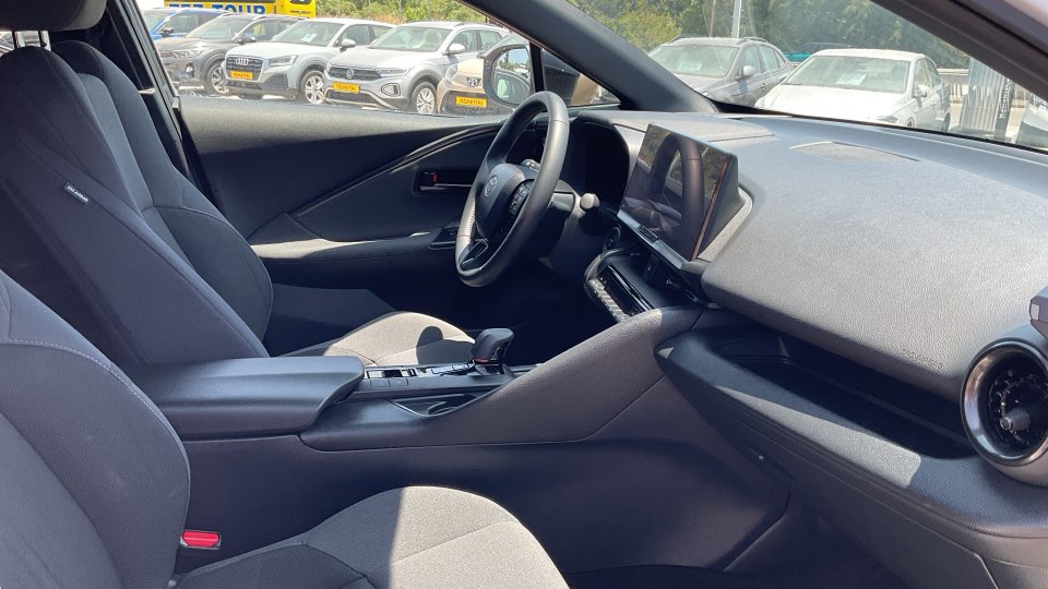 TOYOTA C-HR PHEV C-LUB 2024 223PS