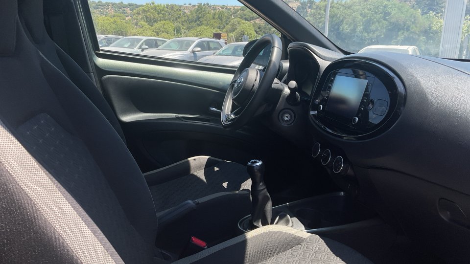TOYOTA AYGO X X-PULSE 2023 72PS