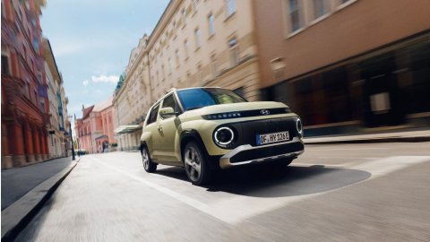HYUNDAI INSTER 49KWH 115PS PREMIUM