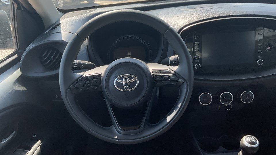 TOYOTA AYGO X X-STYLE 2024 72PS