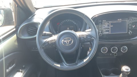 TOYOTA AYGO X X-PULSE 2023 72PS