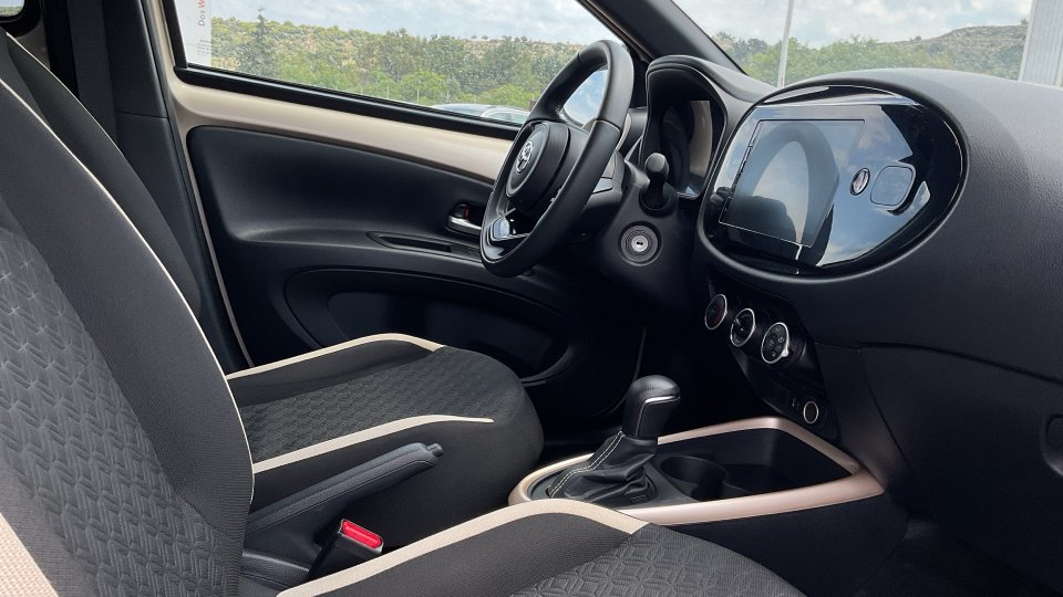 TOYOTA AYGO X X-PULSE 2023 72PS