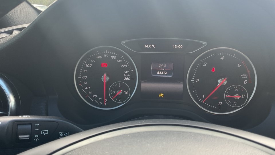 MERCEDES A180 2018 109PS 