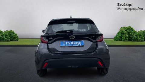 TOYOTA YARIS BUSINESS 1.5 HSD 2025