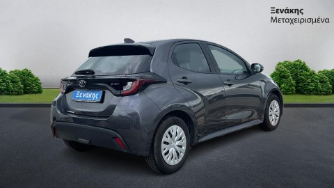 TOYOTA YARIS BUSINESS 1.5 HSD 2025