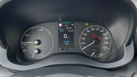 TOYOTA YARIS BUSINESS 1.5 HSD 2025