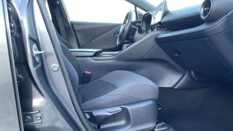 TOYOTA C-HR C-LUB HYBRID 1.8 2024