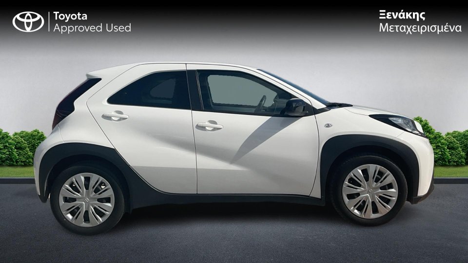 TOYOTA AYGO X X-PLAY 1.0 2025