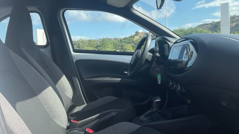 TOYOTA AYGO X X-PLAY 1.0 2025