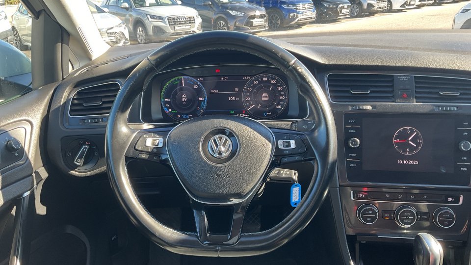 VW e-GOLF EXPERIENCE 2020 136PS