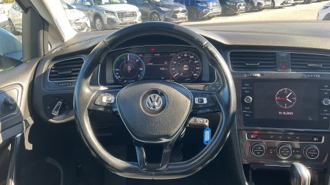 VW e-GOLF EXPERIENCE 2020 136PS