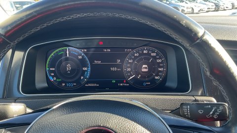 VW e-GOLF EXPERIENCE 2020 136PS