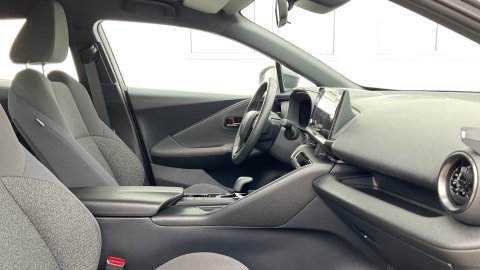 TOYOTA C-HR C-ULT  1.8 140PS 2025