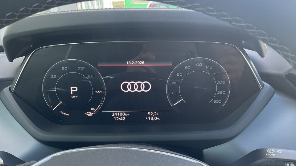  Audi e-tron GT QUATTRO 476PS 2023