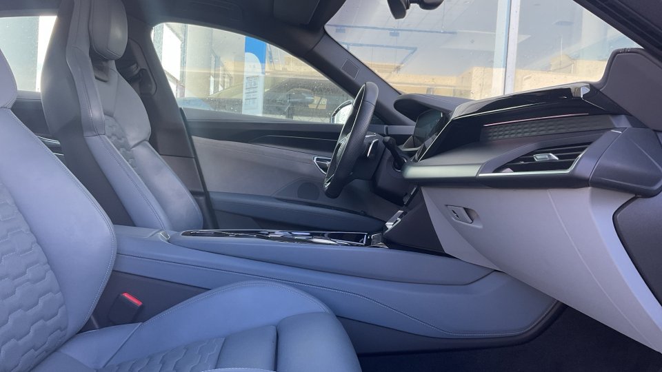  Audi e-tron GT QUATTRO 476PS 2023