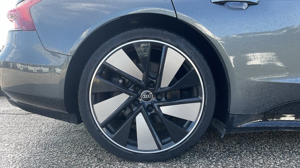  Audi e-tron GT QUATTRO 476PS 2023