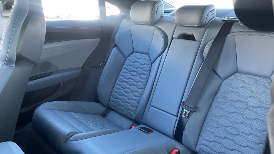  Audi e-tron GT QUATTRO 476PS 2023