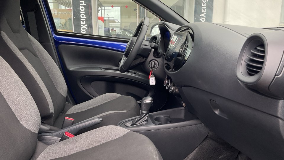 Toyota Aygo X X-PLAY 1.0 72PS 2025