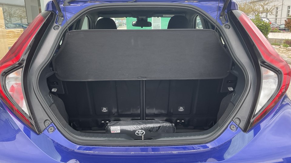 Toyota Aygo X X-PLAY 1.0 72PS 2025