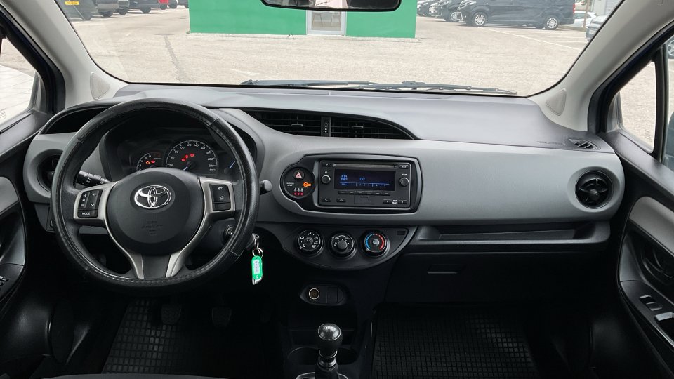 Toyota Yaris LIVE 1.5 2018