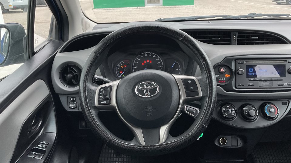 Toyota Yaris LIVE 1.5 2018
