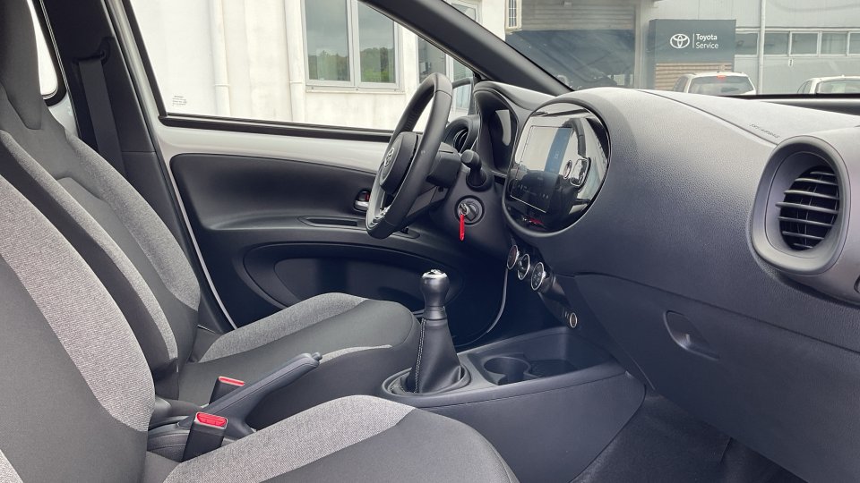 Toyota Aygo X X-PLAY 1.0 72PS 2025